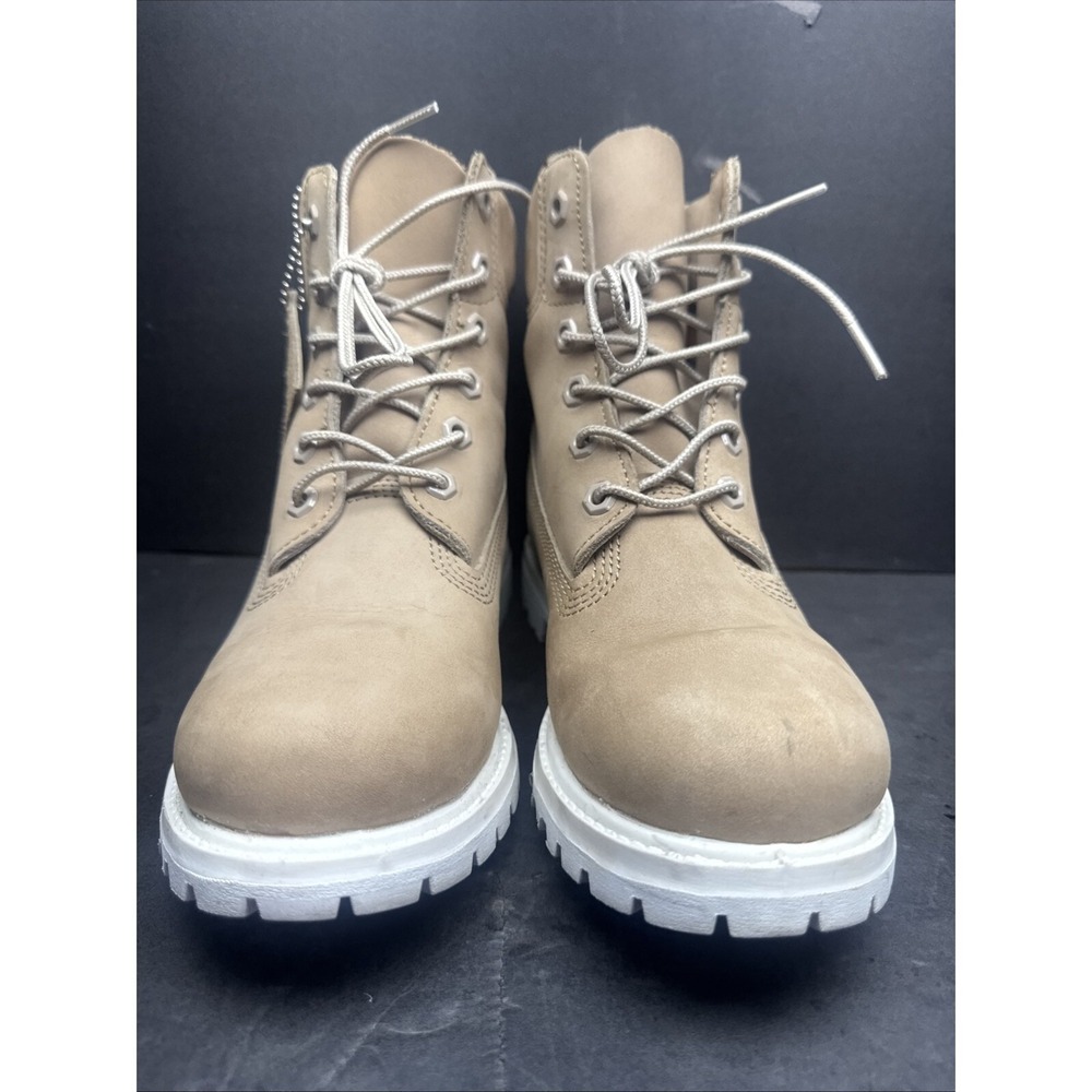 Timberland boots women Size 7M Suede Beige - Picture 3 of 10